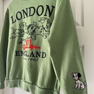 Disney 101 Dalmatians Green London England Graphic Sweatshirt Size M